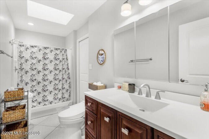 Public Remarks: THIS HOUSE COMES FURNISHED and is Turn Key! - photo 25