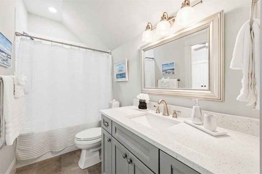 Welcome to coastal luxury in the highly sought-after Ocean Oaks - photo 26