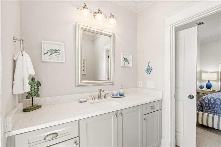 Welcome to coastal luxury in the highly sought-after Ocean Oaks - photo 29