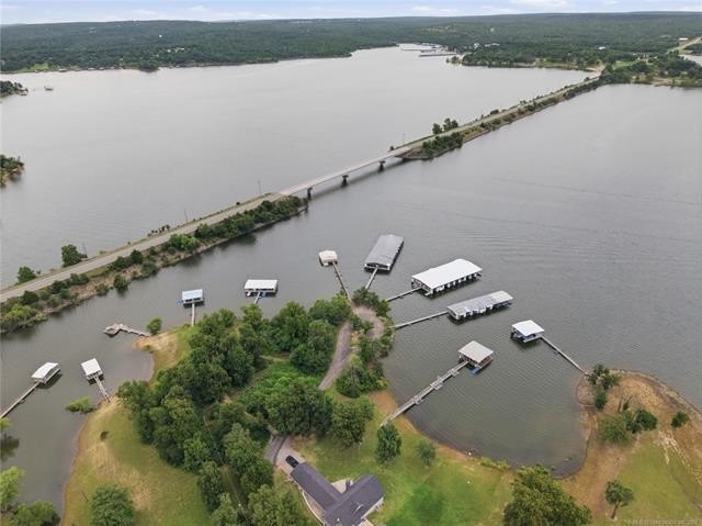 Welcome to one of the area's most desirable lakeside - photo 31