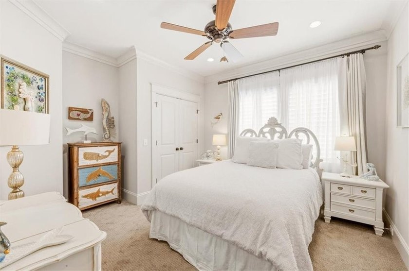 Welcome to coastal luxury in the highly sought-after Ocean Oaks - photo 33