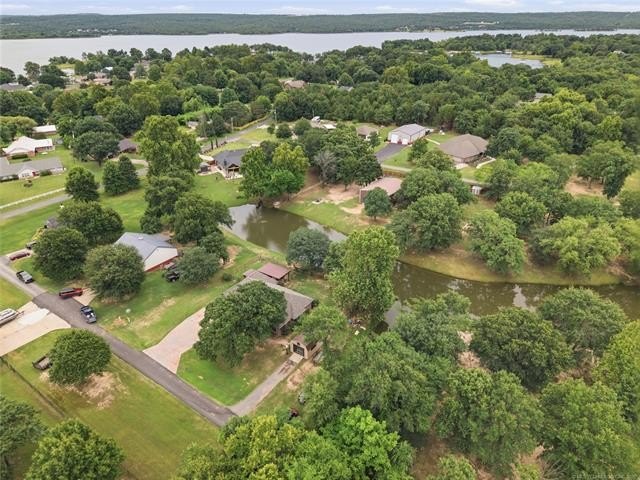 Welcome to one of the area's most desirable lakeside - photo 34