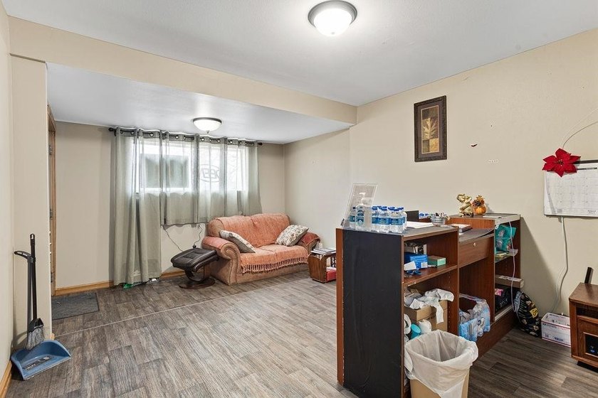 Here is an investment opportunity ready for new owners!! This - photo 35