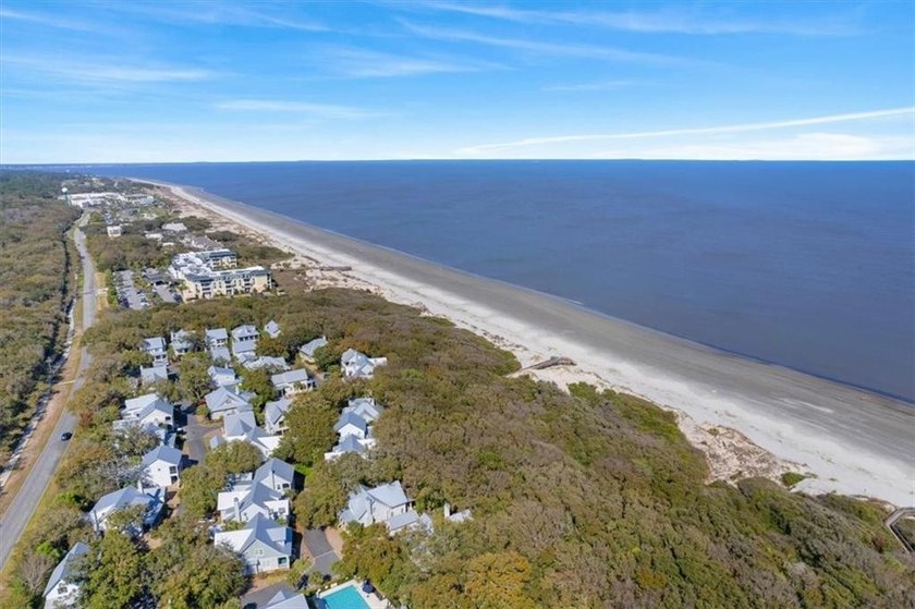 Welcome to coastal luxury in the highly sought-after Ocean Oaks - photo 38
