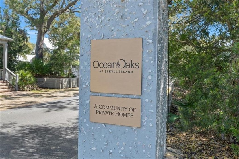 Welcome to coastal luxury in the highly sought-after Ocean Oaks - photo 43