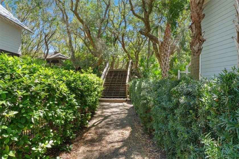 Welcome to coastal luxury in the highly sought-after Ocean Oaks - photo 44