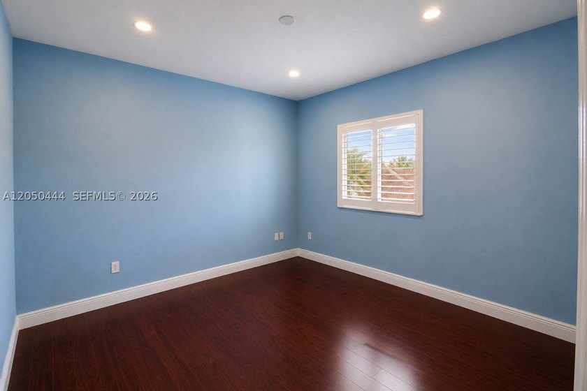 Magnificent, renovated single-family home featuring a heated - photo 31