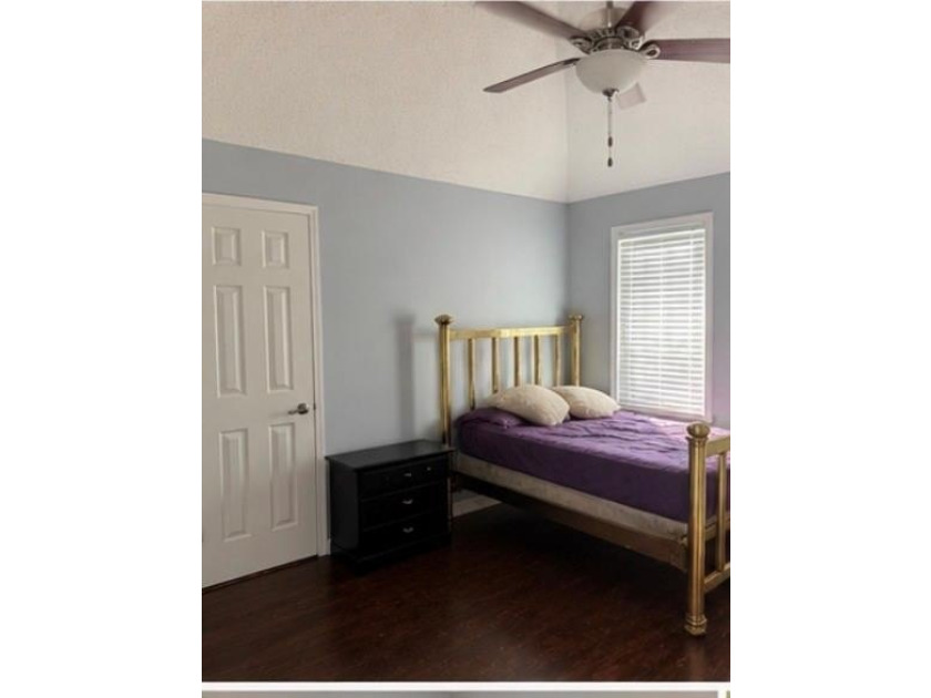 Welcome to 809 Pine Ridge Bend! This spacious 5BR/3.5BA home - photo 20