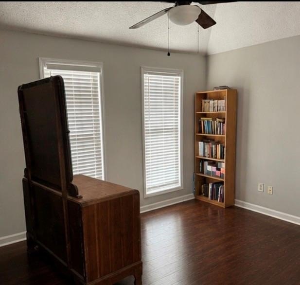 Welcome to 809 Pine Ridge Bend! This spacious 5BR/3.5BA home - photo 21