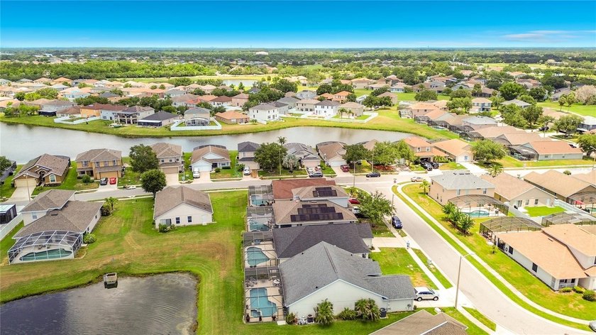 Welcome to this beautiful LAKEVIEW POOL HOME with 4 bed/3 bath - photo 33