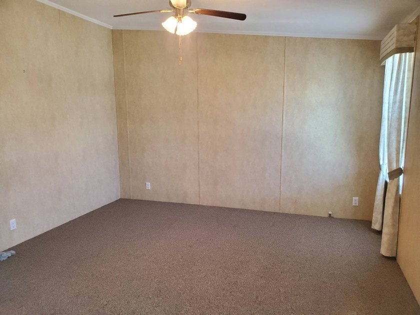 THIS HOME IS ON LEASED LAND WITH A MONTHLY LOT RENT OF $542 AND - photo 46