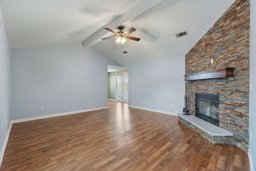 Welcome home to this perfectly located 3-bedroom, 2-bath - photo 9