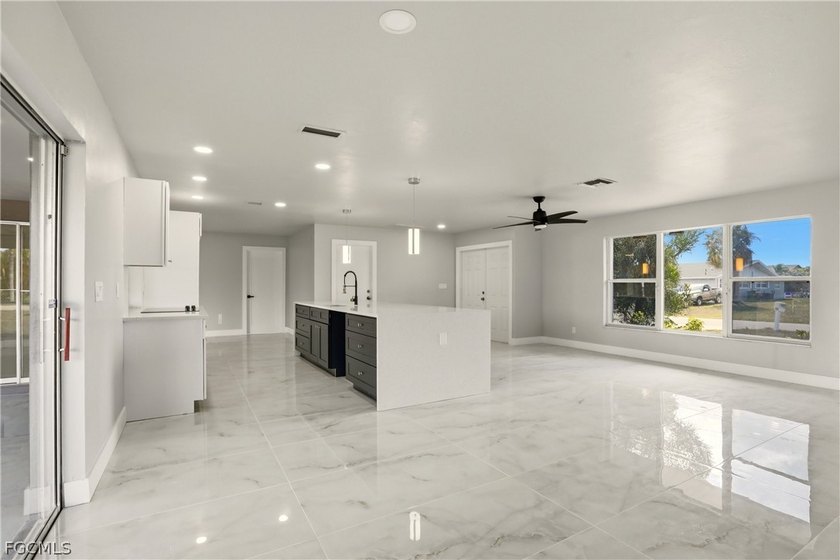 Welcome to 3805 SE 12th Ave - a beautifully renovated 3-bedroom - photo 11