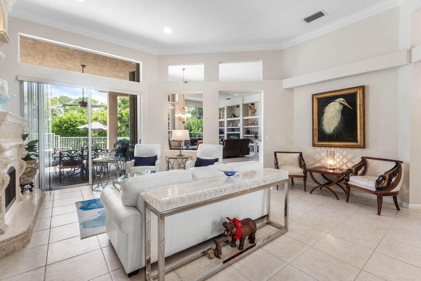 Welcome to this beautifully maintained 5-bedroom, 3-bathroom - photo 11