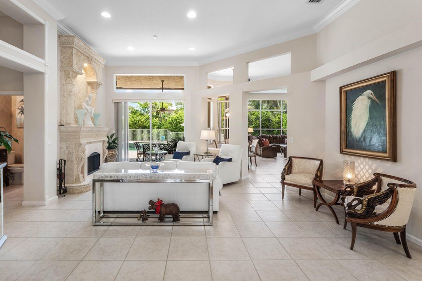 Welcome to this beautifully maintained 5-bedroom, 3-bathroom - photo 12