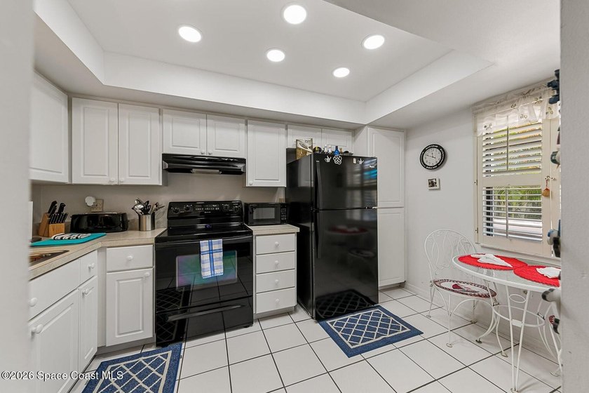 Beautiful updated 2 bdrm, 2.5 bath two story townhouse in Indian - photo 20