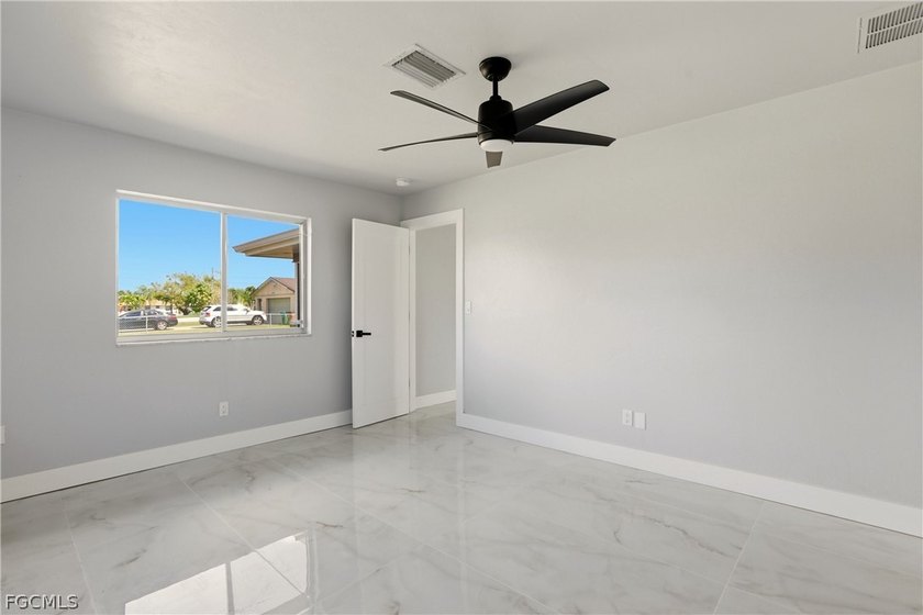 Welcome to 3805 SE 12th Ave - a beautifully renovated 3-bedroom - photo 21