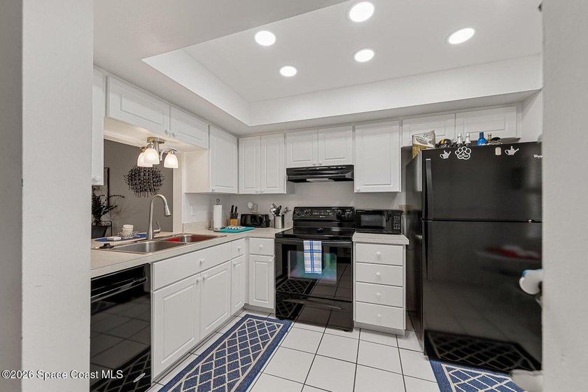 Beautiful updated 2 bdrm, 2.5 bath two story townhouse in Indian - photo 21