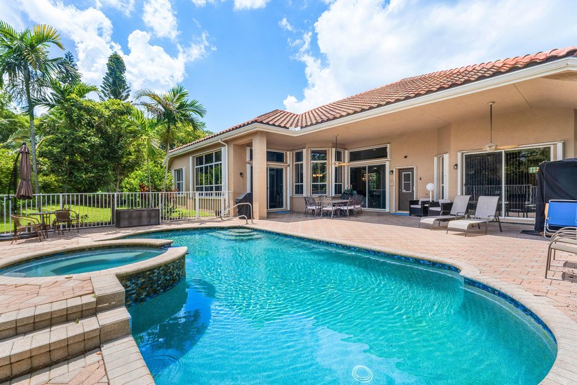Welcome to this beautifully maintained 5-bedroom, 3-bathroom - photo 29