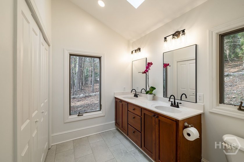 Discover a private woodland retreat just minutes from Five - photo 14