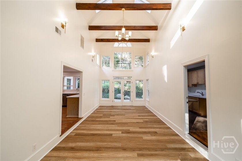 Discover a private woodland retreat just minutes from Five - photo 21
