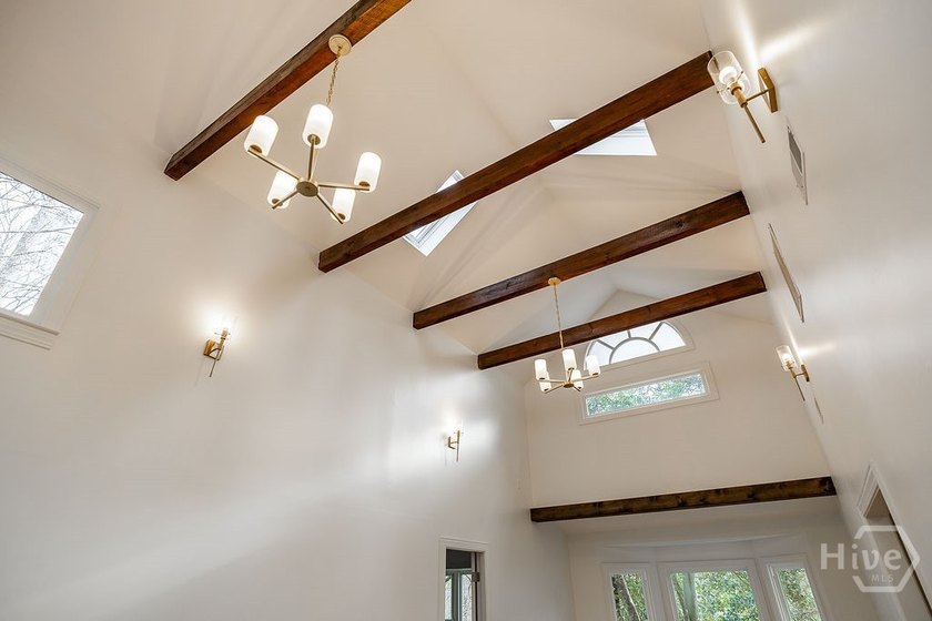 Discover a private woodland retreat just minutes from Five - photo 22