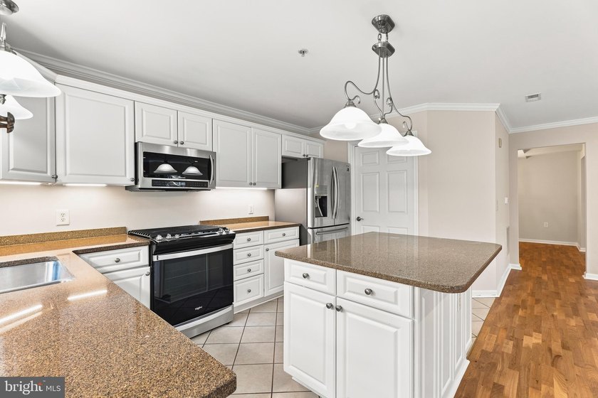 Welcome to easy, low-maintenance living in the heart of Mays - photo 15