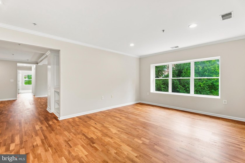 Welcome to easy, low-maintenance living in the heart of Mays - photo 18
