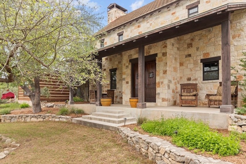 BREEZY HILLS is a breathtaking sanctuary where impeccable style - photo 6