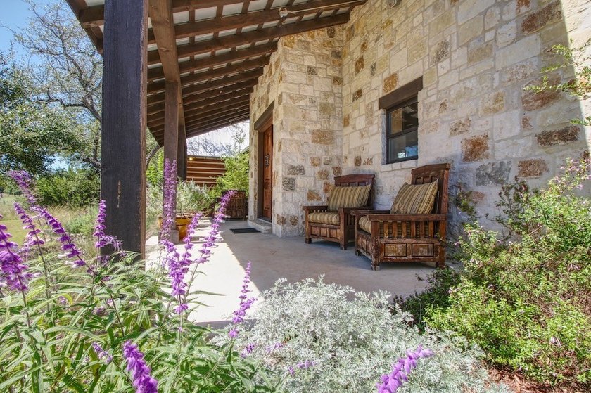BREEZY HILLS is a breathtaking sanctuary where impeccable style - photo 7
