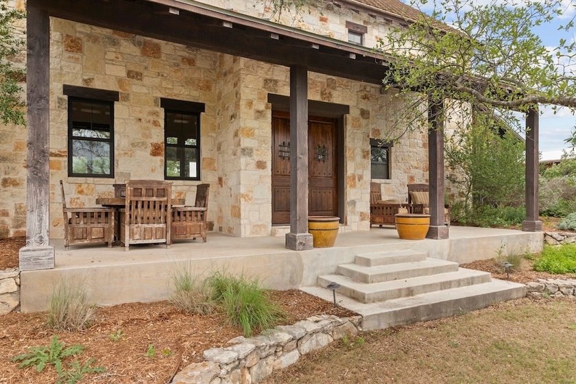 BREEZY HILLS is a breathtaking sanctuary where impeccable style - photo 9