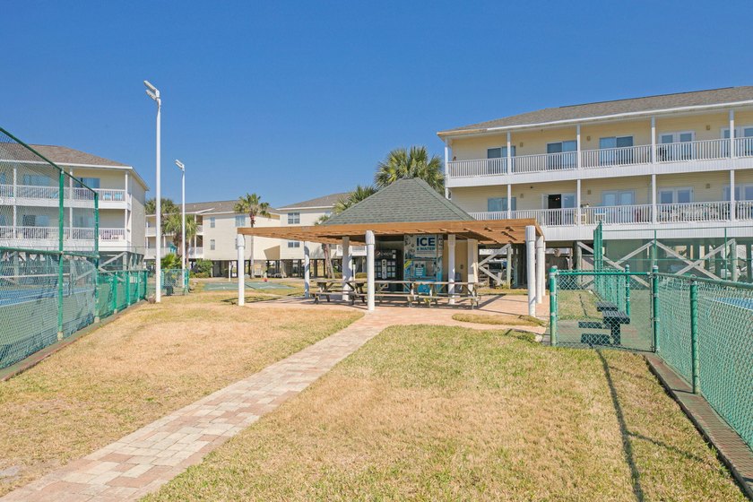 Sandpiper Cove 1013 is a beautifully updated coastal retreat - photo 34