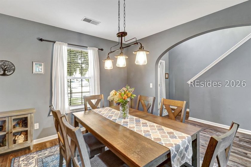 Welcome to this beautifully maintained Cypress Ridge home - photo 7