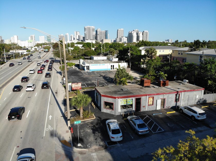 PRIME LOCATION - (B-1) ZONING. Own a highly visible 0.181-acre - photo 2