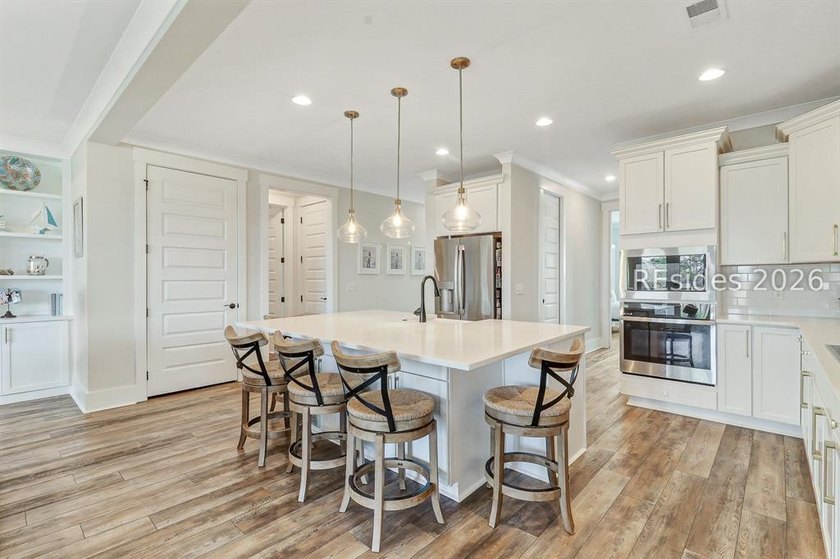Experience refined Lowcountry living in this luxury semi-custom - photo 9