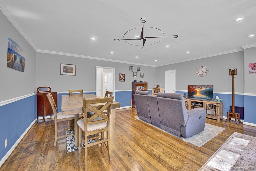 Welcome to this beautifully maintained lower unit, move-in-ready - photo 6