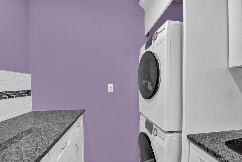Welcome to this beautifully maintained lower unit, move-in-ready - photo 10