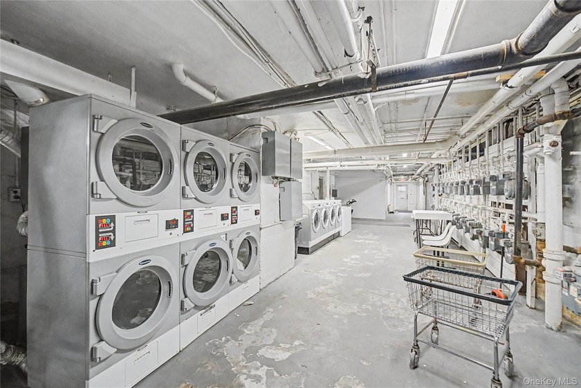 Welcome to this beautiful one-bedroom co-op located in the - photo 16