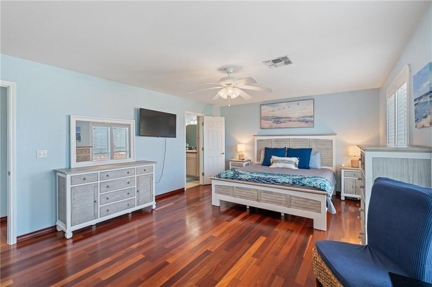 Life's a breeze in Rockport, &amp; this isn't just any home-it's an - photo 17