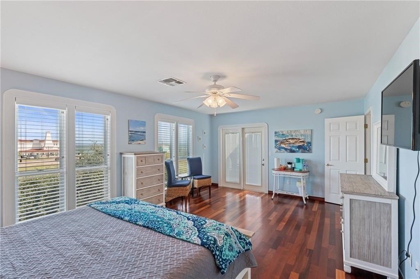 Life's a breeze in Rockport, &amp; this isn't just any home-it's an - photo 18