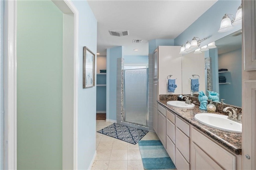 Life's a breeze in Rockport, &amp; this isn't just any home-it's an - photo 19