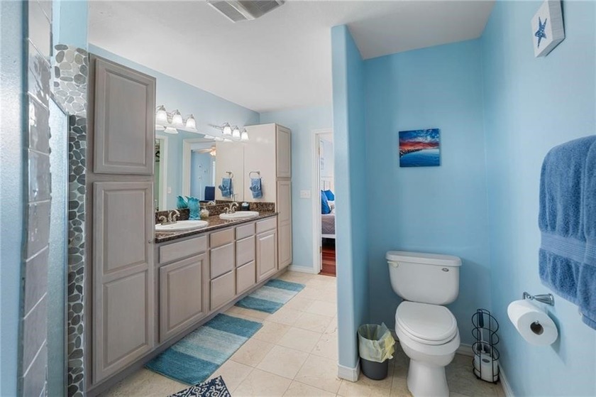 Life's a breeze in Rockport, &amp; this isn't just any home-it's an - photo 21