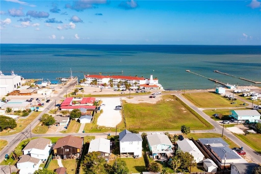 Life's a breeze in Rockport, &amp; this isn't just any home-it's an - photo 34