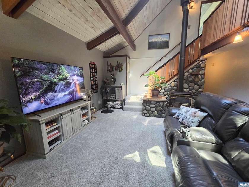 Beautifully Updated 3-Bedroom home sitting on a perfectly - photo 36