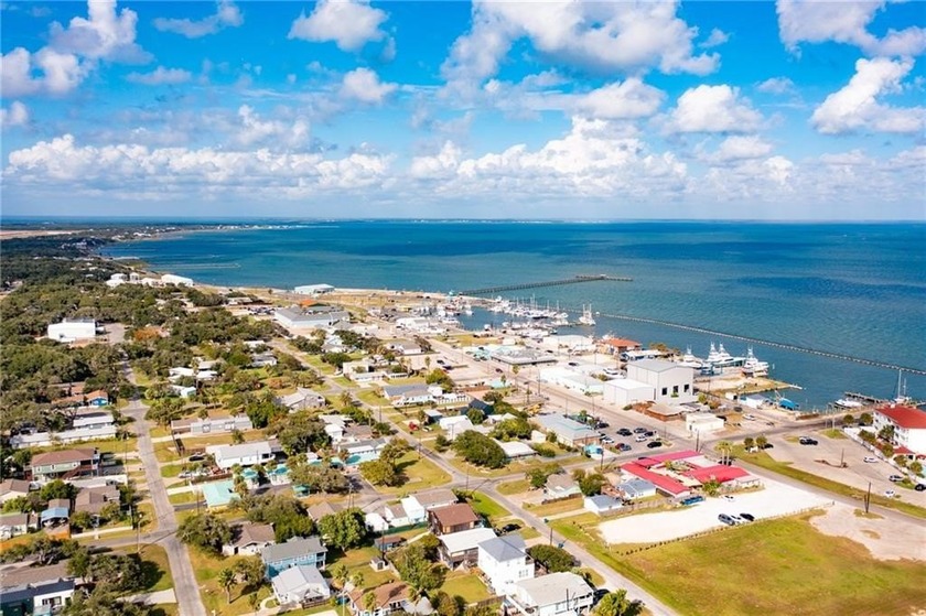 Life's a breeze in Rockport, &amp; this isn't just any home-it's an - photo 37