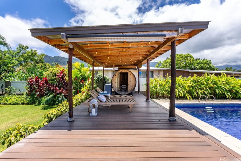 Welcome to the beach home of your dreams, where location and - photo 4