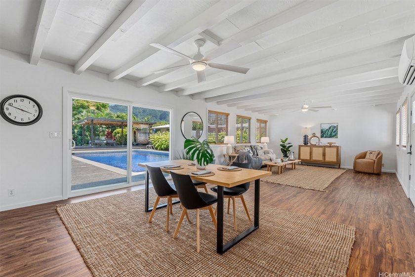 Welcome to the beach home of your dreams, where location and - photo 10