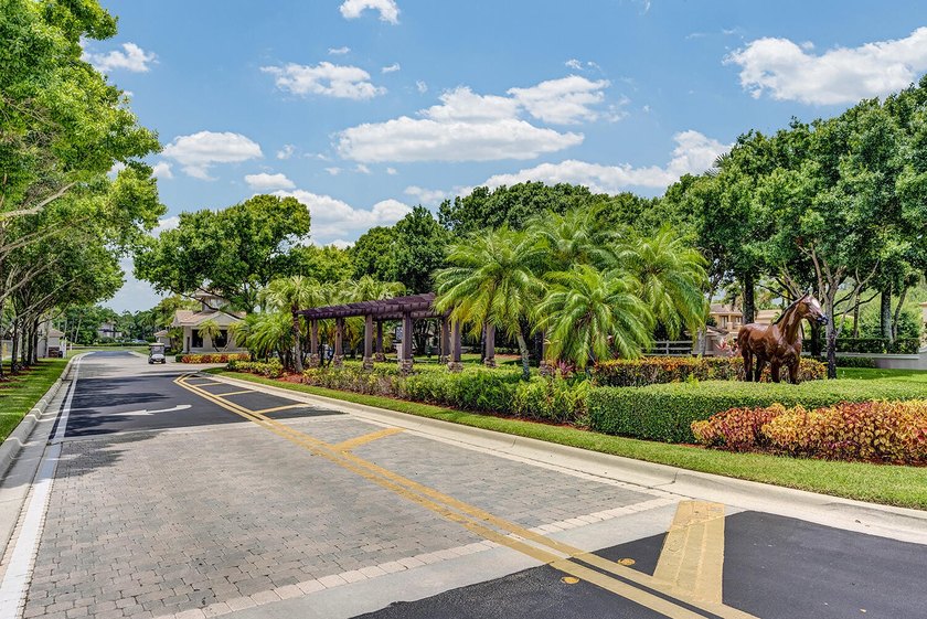 Welcome to this stunning waterfront residence in Thoroughbred - photo 50
