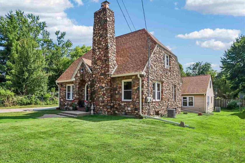 The Rock House was custom built in 1930 and expanded in 1948 w/ - photo 3
