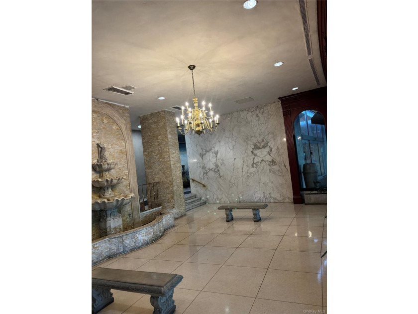 Spacious 1Bedroom, 1 Bath Co-op located in the desirable Grand - photo 3
